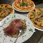 ゲストハウス Weinstube Heigl Restaurante Pizzeria Puccini ランツフート