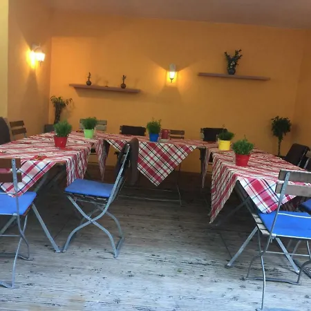 ゲストハウス Weinstube Heigl Restaurante Pizzeria Puccini ランツフート
