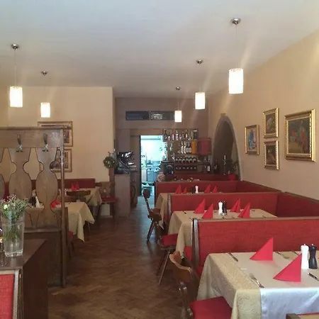 게스트하우스 Weinstube Heigl Restaurante Pizzeria Puccini 3*